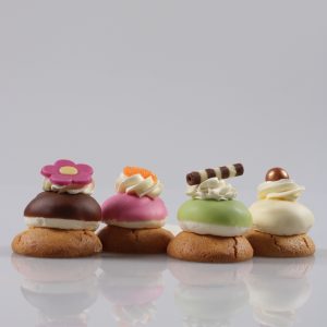 Bitter petitfour